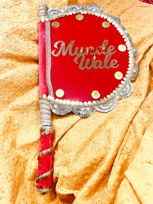 Munde Vale decorated fan
